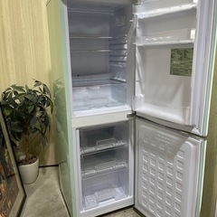 💥激安💥❗️配送•設置🉑❗️♻️処分撤去♻️ 最新2021年式　オーヤマ　冷凍冷蔵庫　容量130L PRR-142D-LGの画像