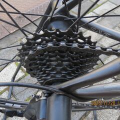 カーボン製ロードバイク　キャノンデール社製　型式＝SUPERSIXEVO CARBON DISK 105 2015年製　シマノ20段変速　GPS付きサイクルコンピューター∔有線サイコン　車載バッグ２個　ベル　LEDライト　ハンドルステー付きの画像