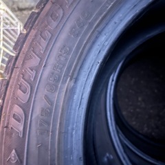 175 65 15 スタッドレス　ダンロップ　4本の画像