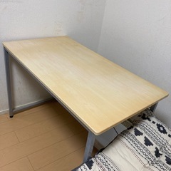テーブル　デスク　机の画像