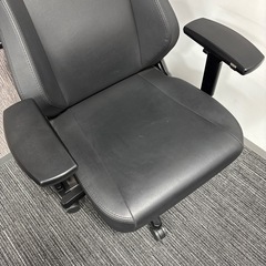 ゲーミングチェア noblechairs HERO BLACK EDITIONの画像