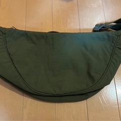 ⭕️ユニクロ⭕️　ラウンドミニショルダーバッグの画像