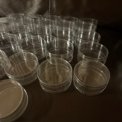 ⑦丸ケース　28個　プラスチック製　蓋付き　直径8センチ　ハンドメイド　小分けの画像