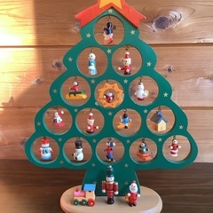 レトロな木製クリスマスツリーカントリー系　スノーマン　トナカイ　サンタクロース他の画像