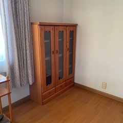 12/30お取引き【美品3枚扉のキャビネット】の画像