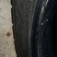 スタッドレスタイヤ トラック、バスの画像