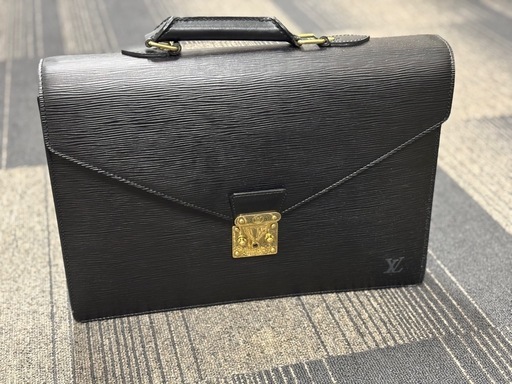 ルイヴィトン　エピ　ビジネスバッグ