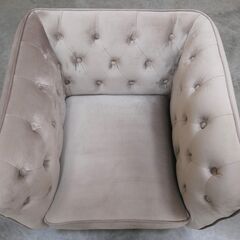 ≪zyt2591ジ限≫ ベルベット調１人掛けソファ グレー 現状品 ①　　LOWYA/ロウヤ/ラウンジチェア/おしゃれ/かわいい/姫系/ラグジュアリー/ボタンダウン/中古家具/宮城県仙台市 071119-04の画像