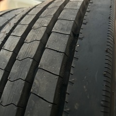 ノーマルタイヤ トラック、バスの画像