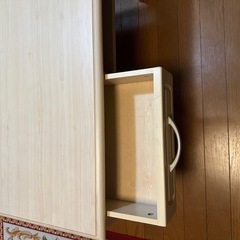 木製ローテーブルの画像