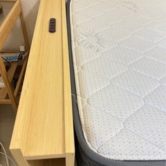 シングルマットレス＆ベッドフレームの画像