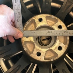 16インチスタッドレスアルミホイール付き4本セットの画像