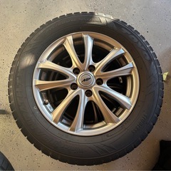 16インチスタッドレスアルミホイール付き4本セットの画像