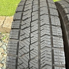 145/80R13ブリヂストンBLIZZAK VRX2スタッドレスタイヤ4本タントNBOXムーブ他軽自動車全般にの画像