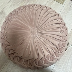 【ニトリ／デコホーム】ダリアクッション（くすみピンク）1年使用の画像