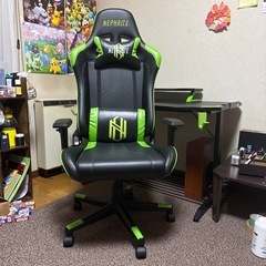 ゲーミングデスクセットの画像