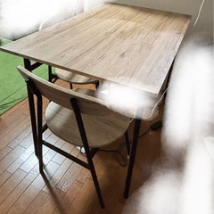 ダイニング机の画像