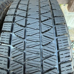 215/70R16ブリヂストンBLIZZAK DM-V3スタッドレスタイヤ４本　ハリアー RAV4 CX-8エクストレイルの画像