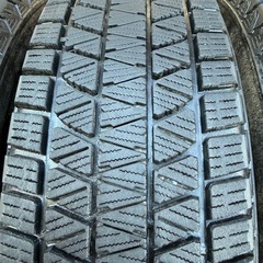215/70R16ブリヂストンBLIZZAK DM-V3スタッドレスタイヤ４本　ハリアー RAV4 CX-8エクストレイルの画像