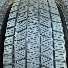 215/70R16ブリヂストンBLIZZAK DM-V3スタッドレスタイヤ４本　ハリアー RAV4 CX-8エクストレイルの画像