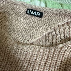 ANAP ピンク ニットセーター 大胆背中みせデザインの画像