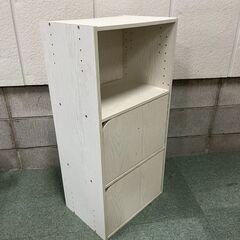 木製 3段 カラーボックス 本棚 飾り棚 収納棚 扉付 ホワイト 幅42cm×奥行30cm×高さ88cm の画像