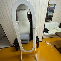 全身ミラー　アクセサリー収納付きの画像