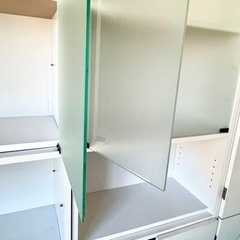 差し上げます 収納棚 本棚 ガラス戸つき (引き取り)の画像
