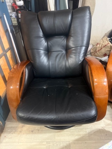 カリモク ひとりがけソファ 2脚あります