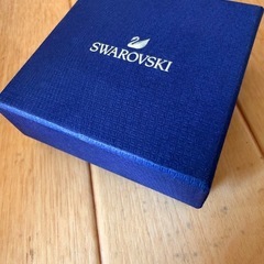 SWAROVSKI スワロフスキー  スタッドピアスネックレス2点セット 純正箱付きの画像