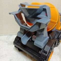 大きなミキサー車の画像