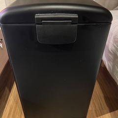 【取引確定しました】ゴミ箱 足で踏んで開くタイプの画像