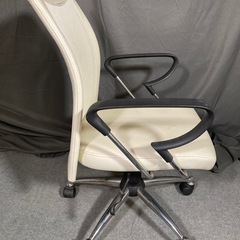 キャスター付きチェア ​幅約59×奥行約53×高さ約90-96×座面高約42-48cm現状品　破れあり　デスクチェア　オフィス　書斎　シンプルでおしゃれな　（ホワイト)NO.45の画像