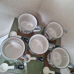 未使用　美濃焼　多用途　茶碗蒸し等、スプーン、コースター付　5客　まるほんとーきの画像