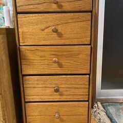 木製収納ダンスの画像