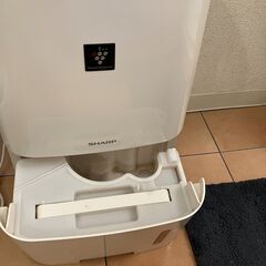 Sharp CV-E71 除湿機の画像