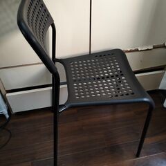 早い者勝ちです！プラスチック製のいすの画像