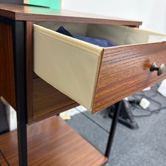 キャスター付きサイドテーブルの画像