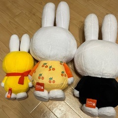 ミッフィーぬいぐるみ3こ
の画像