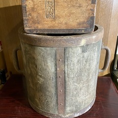 古道具　一斗升と一升枡の画像