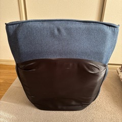 【商談中】
紺色の座椅子の画像