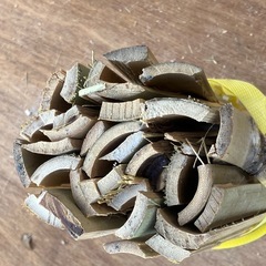 割竹薪/【１KG以上】1束　　の画像