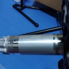 SHIMANO】105(5800系)のデュアルコントロールレバーと前後ディレイラーセット（SS）＋チェーン・スプロケ11-28T・クランク52-36（スピンドルBB30）付き
の画像