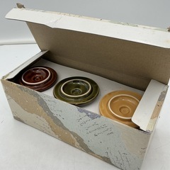 蓋付き調味料入れ　3個セット　専用台座付き　の画像