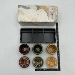 蓋付き調味料入れ　3個セット　専用台座付き　の画像