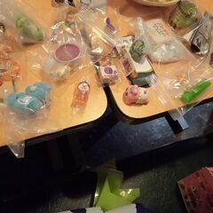 1つ3000円の商品もあります。グッズまとめ売りの画像