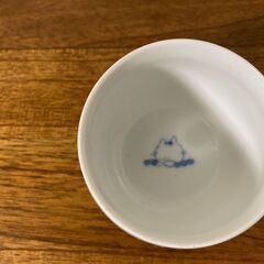 猫の柄の湯呑みの画像