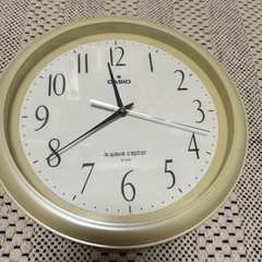 CASIO 壁掛け時計の画像