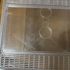 プラスチック水槽と虫籠の画像