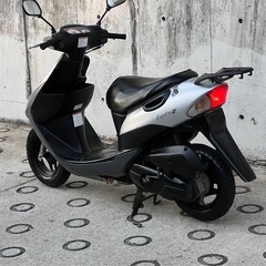 大人気セール‼️安心のバッテリー充電済み🔋前後タイヤまだまだ山あり🗻嬉しいオイル満タン補充済み🈵オイル交換不要⭕️継ぎ足しだけで🆗2サイクルでパワフルな走り💨CA1PAレッツ2✴の画像